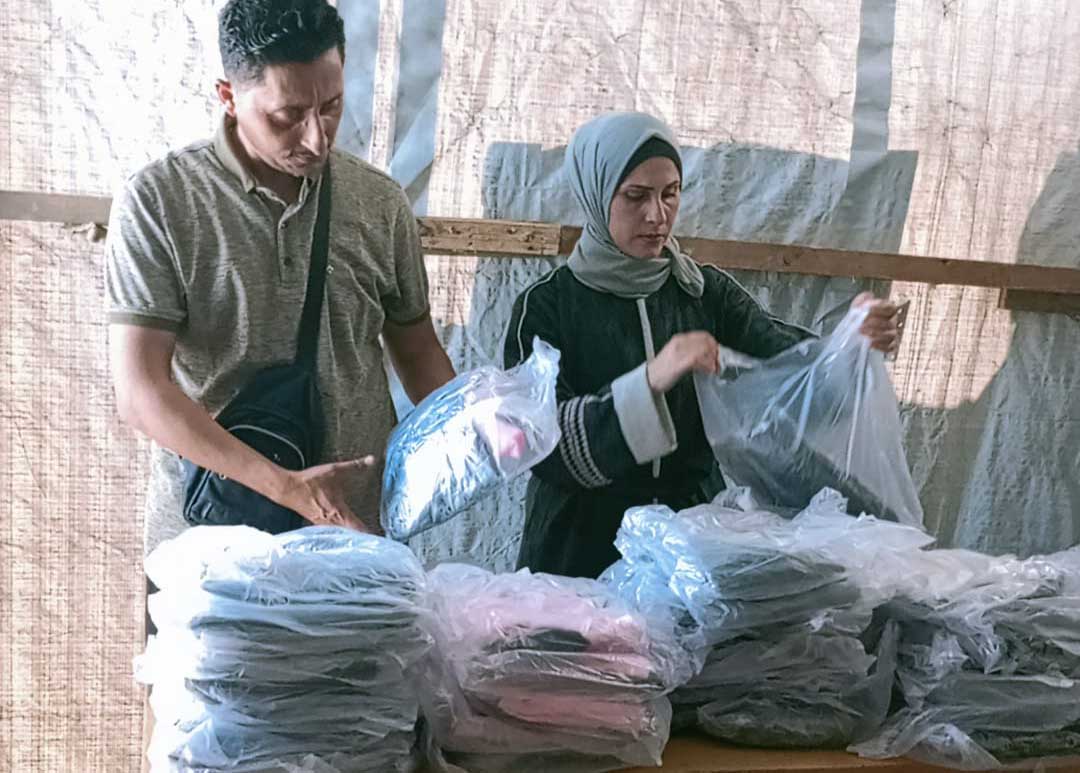 Kleider-Verteilung. Foto: Younis