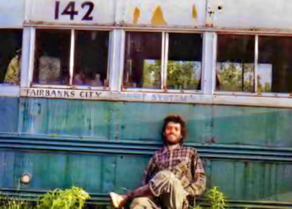 «Er beschliesst, dass der Bus sein Zuhause wird» (Selbstporträt Christopher McCandless)