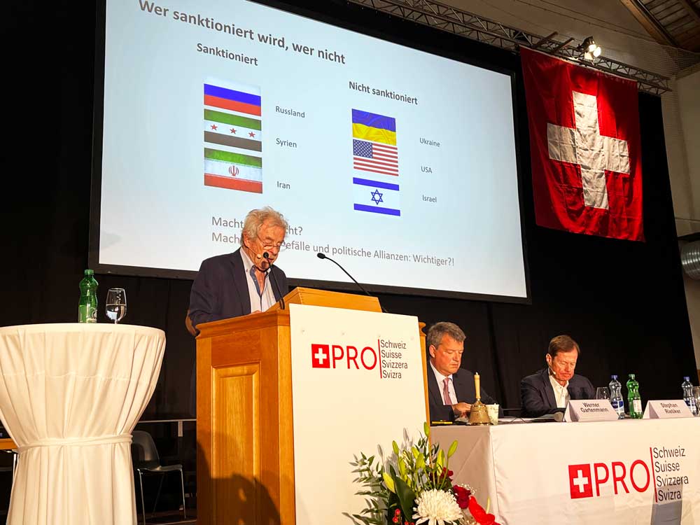 Wolf Linder an der Mitgliederversammlung der pro Schweiz