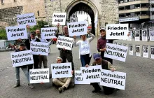 Aktion in Köln. Foto: Kampagne für ein neutrales Deutschland